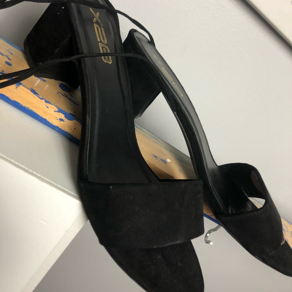 Black string heels